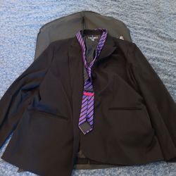 Kenneth Cole Reaction  Suit Top &alfani Tie