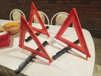 SAFETY TRIANGLES  3 TO THE SET 