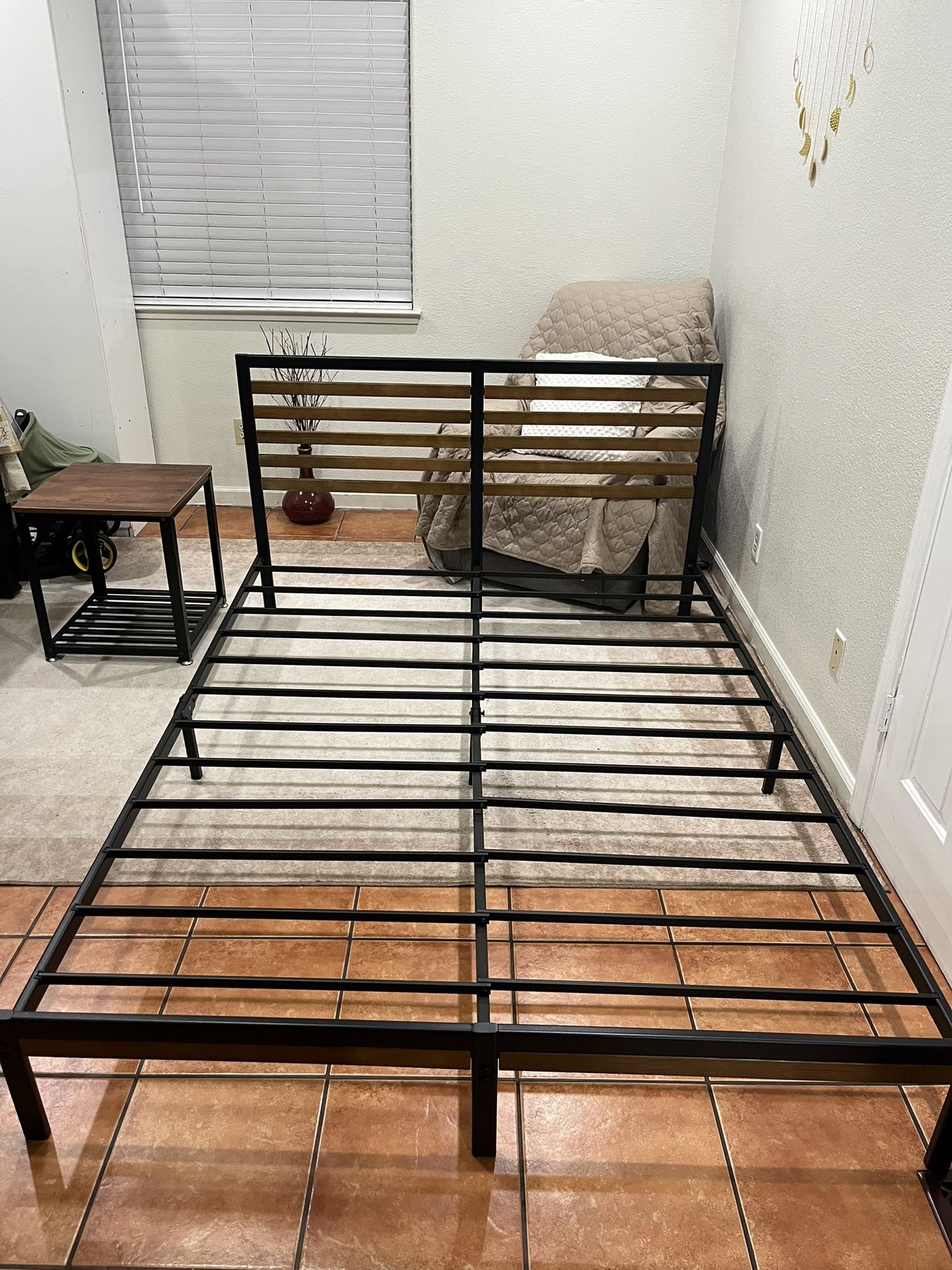 Zinus Queen Bed Frame and Nightstand 