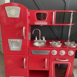 Used kidkraft kitchen 2024 for sale