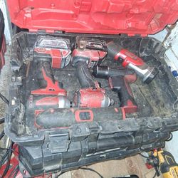 Milwaukee Tool Set 