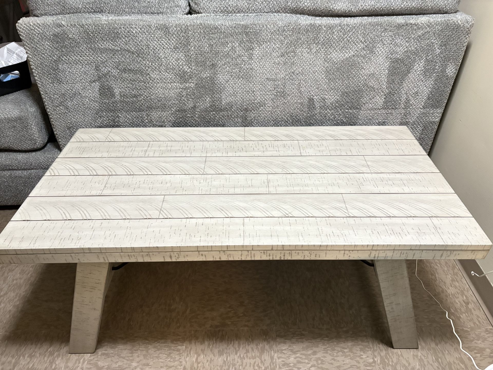 ! Signature Design by Ashley Noorbrook Table Set Of 3