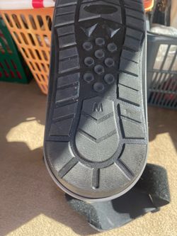 2 walkers/2 medical boots: 1S, 1M