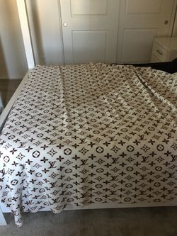 Sold at Auction: Plush, Super soft, Lightweight Queen Size Blanket with Louis  Vuitton Black Logo on White Background in Crushed Velvet. 200cm x 230cm