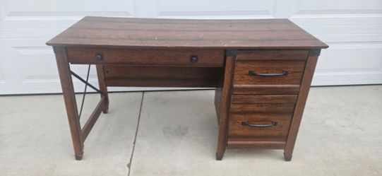 Free Desk - for pickup