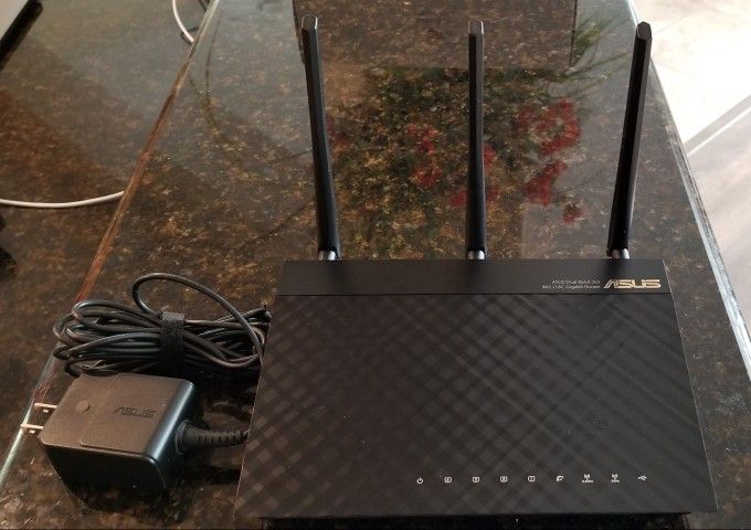 Asus Wifi Router (RT-AC66R)