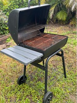 Char-Griller charcoal Bar B Que smoker grille.