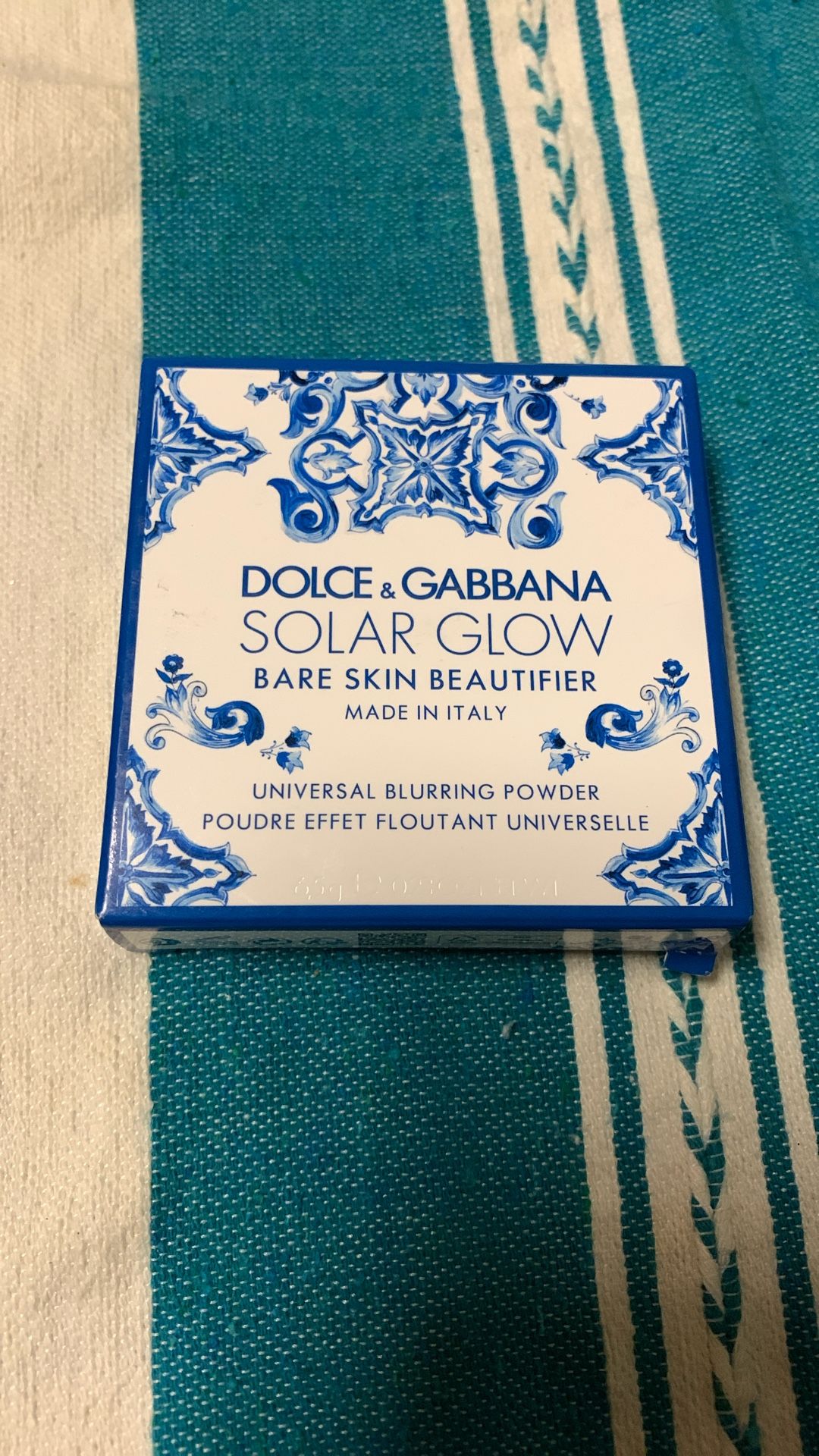 Dolce & Gabbana Solar Glow Bare Skin Beautifier Universal Blurring Powder.