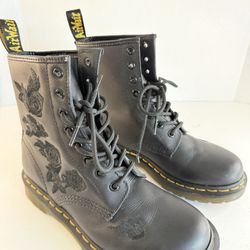 Dr. Martens 1460 Vonda Mono Black Floral Rose Embroidered Boots Women’s Size 7