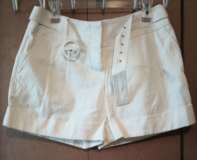 Apt 9 Ava White Shorts 55% Linen 45% Cotton Sz 6 $10 MPU SERIOUS INQUIRIES ONLY
