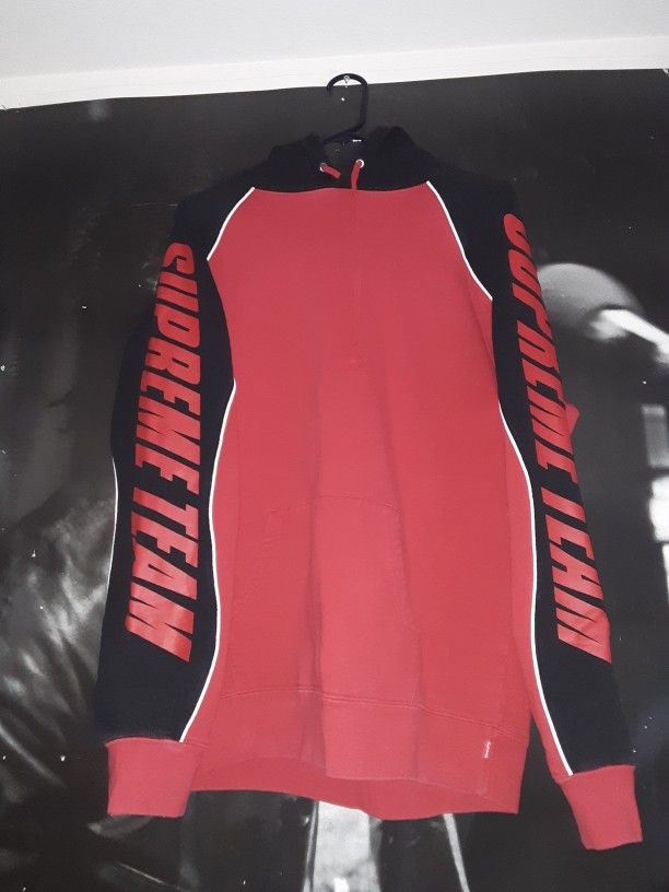 Supreme Hoodie (Medium)
