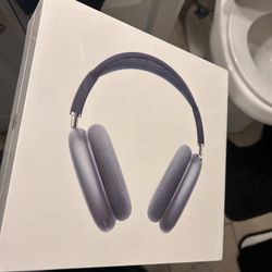 AirPod Maxes