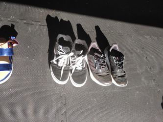 Sneakers Size 3