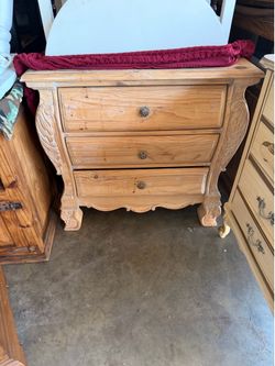 Heavy wood dresser / entry table