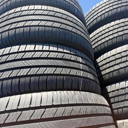 235/55/20 vendo un set de llantas marca Michelin con un 80% de vida las 4