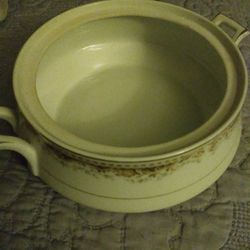 Queen Anne Signature Serving Bowl