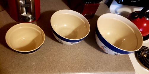 Tupperware Vintage Collection Canister And Mixing Bowls for Sale in  Glendale, AZ - OfferUp