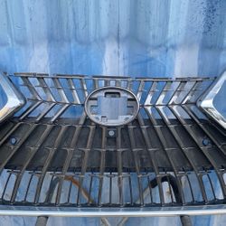 Lexus OEM Front Radiator Grille