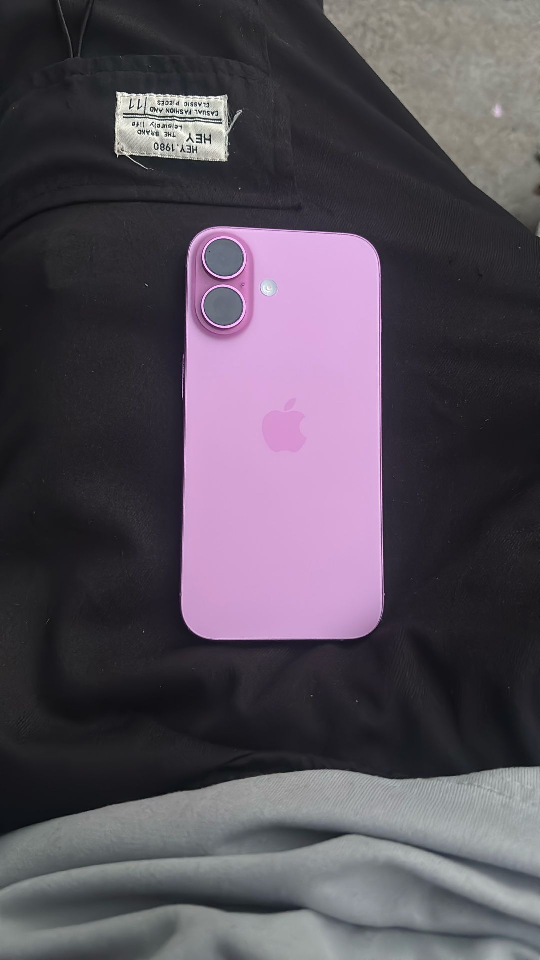 iPhone 16 