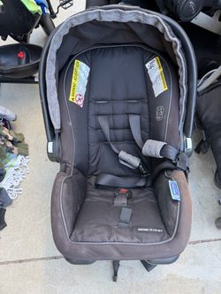 Graco SnugRide 35 Lite DLX Infant Car Seat