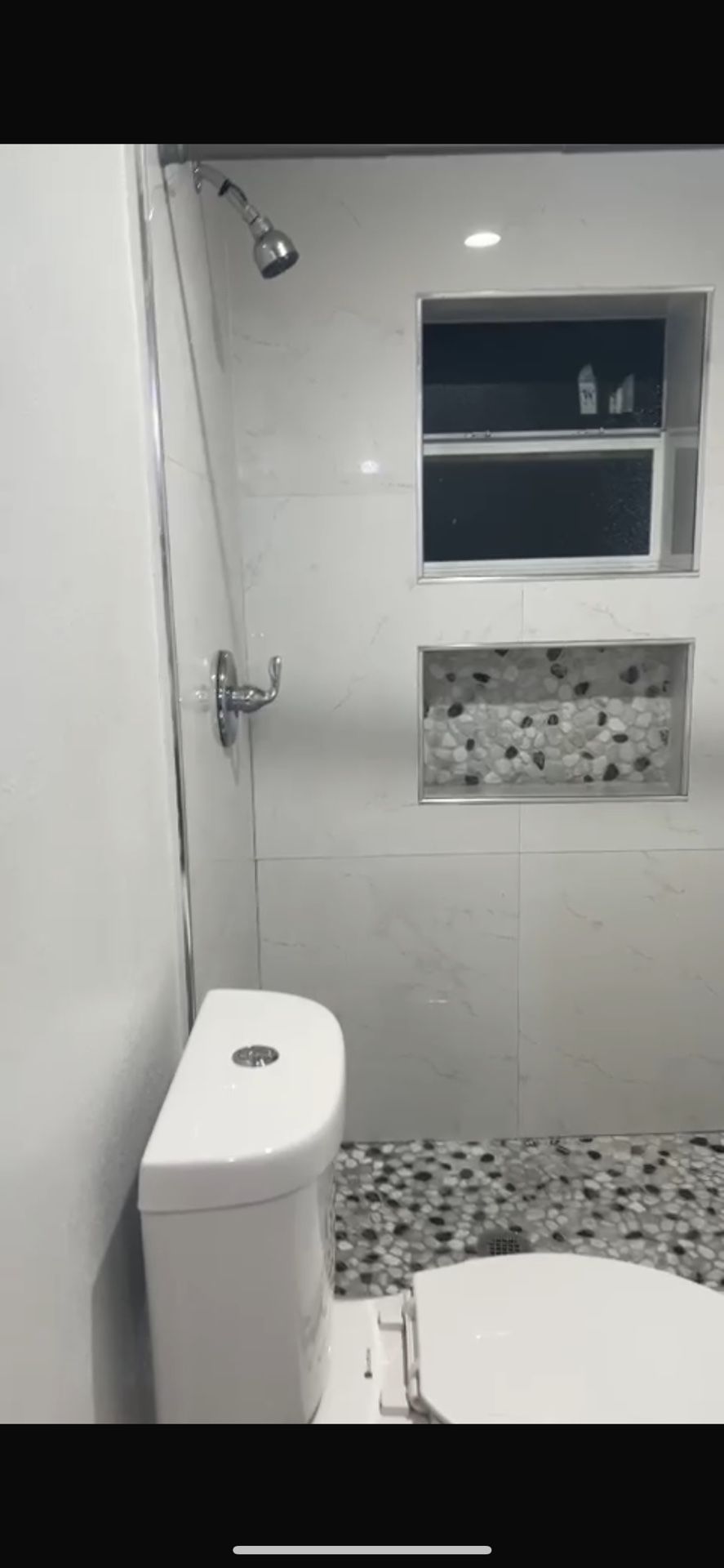 Kitchen, 1 Bath And 1 Bathroom