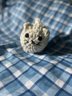 White Crochet Loaf Cat