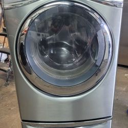 Whirlpool Super Capacity Front Loading Washer On A Pedestal