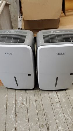 Idylis 70 pint Dehumidifier like new