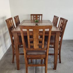 Table & 6 Chairs+ Leaf  (Excellent Condition) 