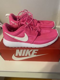 pink nike roshe size 4.5y