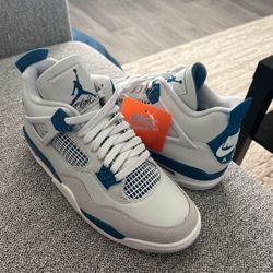 Jordan 4 Retro 