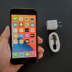 iPhone 7 - UNLOCKED - Like New  