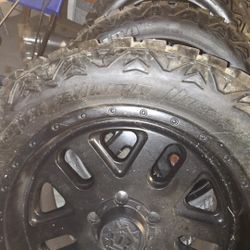 33*12 50*20 Tire rims nuts and lock