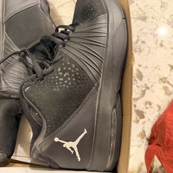 Jordan’s like new size 10