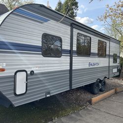 2021 Gulfstream Enlighten Trailer 