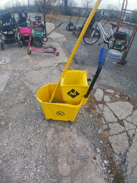 Industrial Mop Bucket
