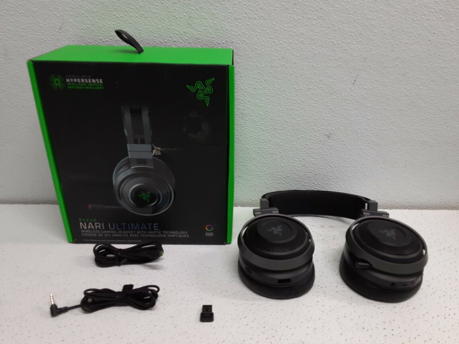 RAZER NARI ULTIMATE Wireless Headset Excellent Clean condition