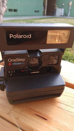 Polaroid one step close up