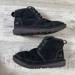 KIDS UGG NEUMEL II Size 2 Black Boots 