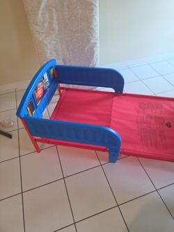 Toddler bed