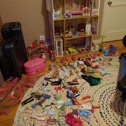 kidcraft dollhouse and barbie accessories
