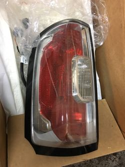 2016 GMC Canyon Taillight Driver side used