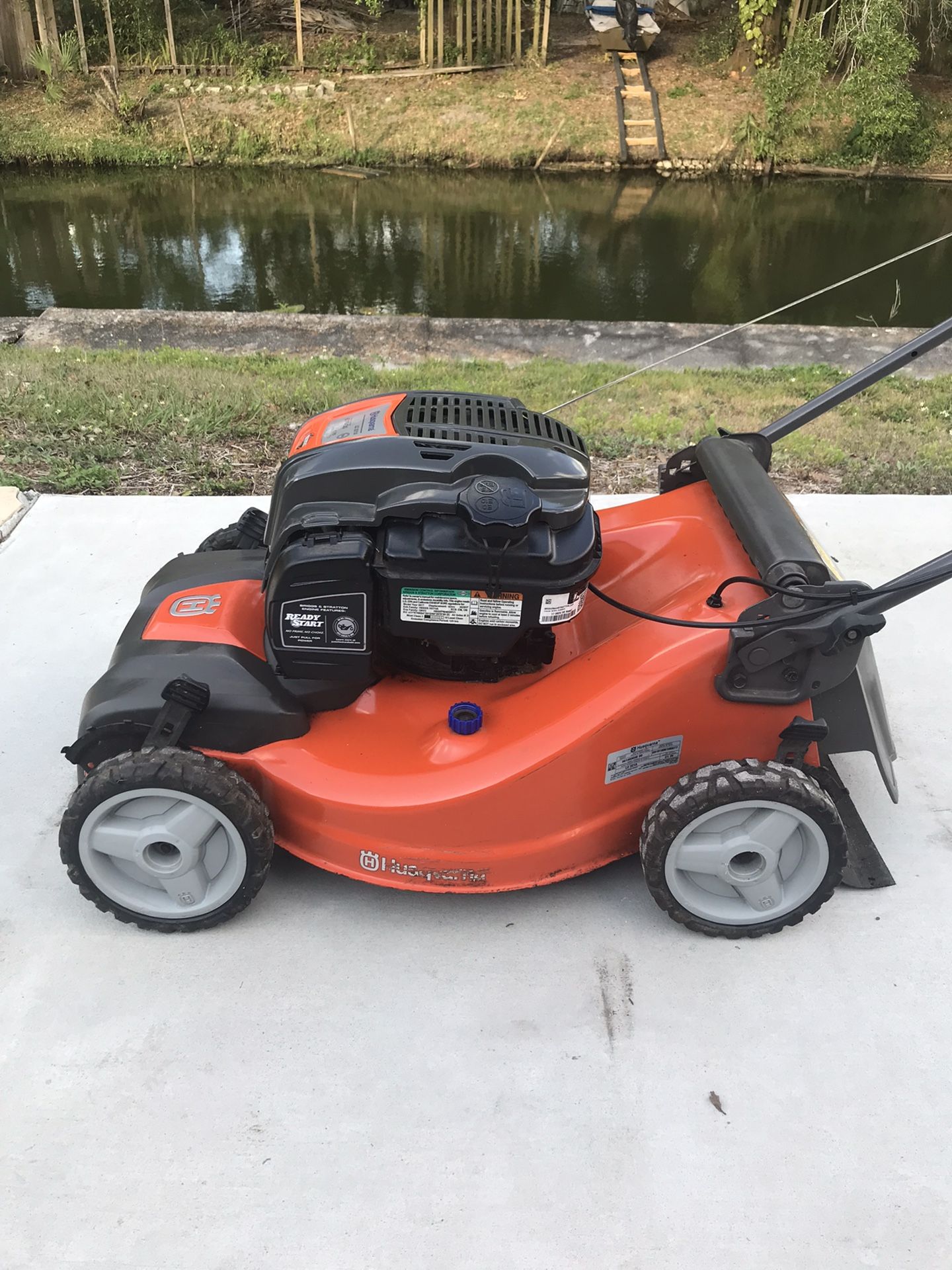 Husqvarna LC 221A AWD 21 inch cut Briggs and Stratton 675exi Series engine All Wheel Drive Good