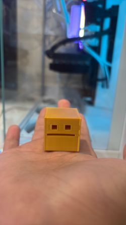 Shiny Gold exclusive Geometry Dash Cube