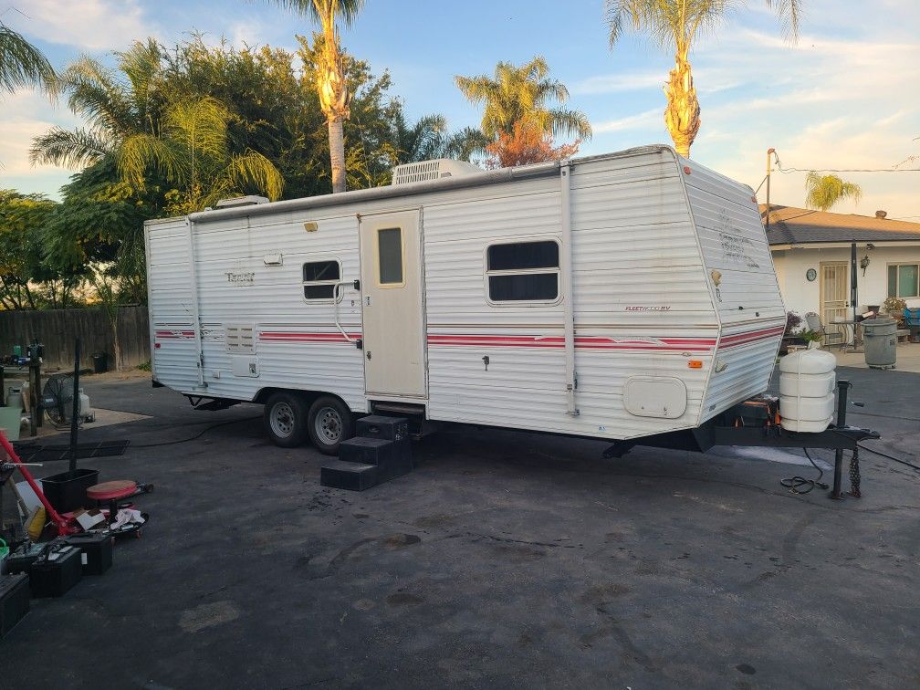 26 Ft 2000 With Large Slide