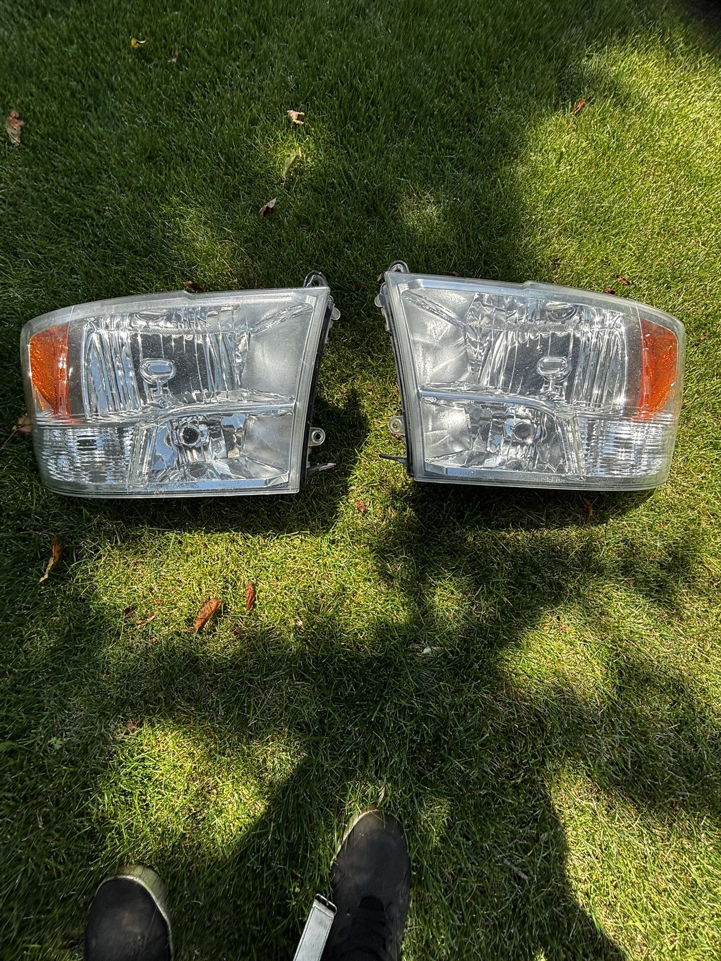 2009/2018 Ram OEM Headlights