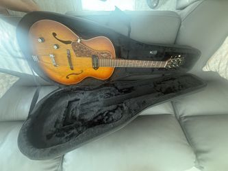 Godin 5th Avenue Left-Handed (LH) Archtop Guitar w/ Case