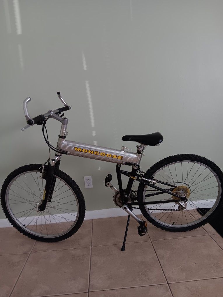 Mongoose Foidig Bike  26in