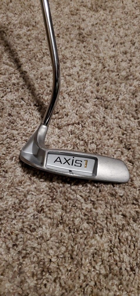 Axis 1 Eagle RH 35” Putter with Golf Pride Grip. Very Good Used Condition.