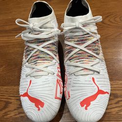 Puma Future Soccer Cleats - White size 7.5 US